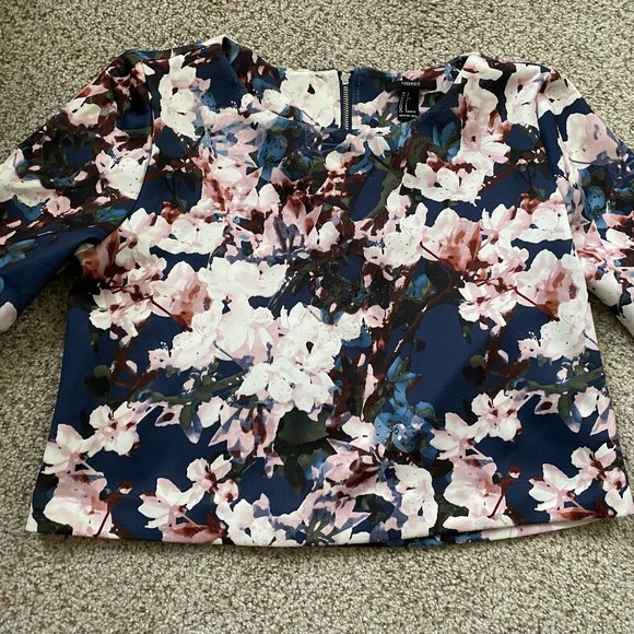 Forever 21 Floral Cropped Top - Picture 1 of 4